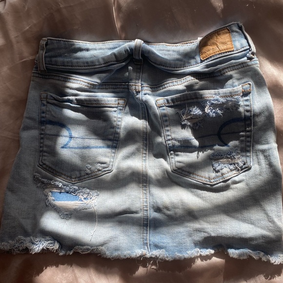 AMERICAN EAGLE DENIM SKIRT SIZE WOMENS 4 - Picture 2 of 5